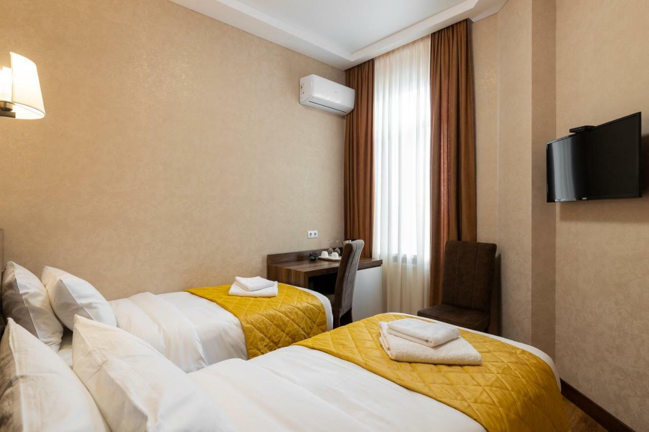 Ornament Hotel Tbilisi Exterior photo